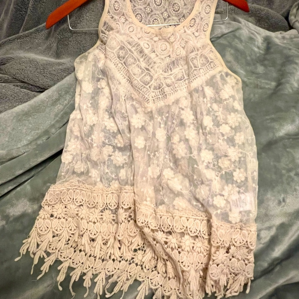 Cream Lace Sleeveless Top
